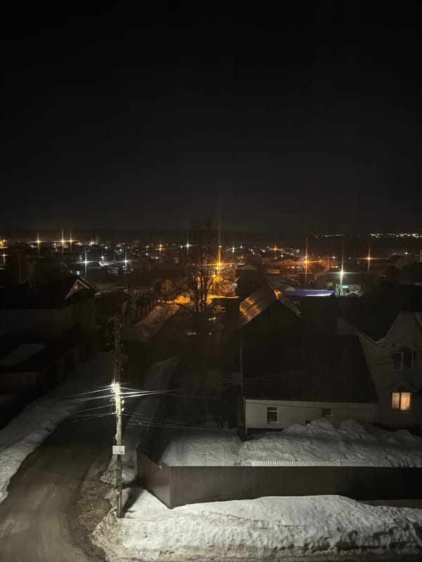 Winter night street scenes documented in Berezniki, Russia