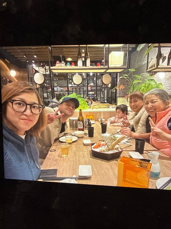 Taipei afternoon: sugar gliders, sashimi, and park hangouts