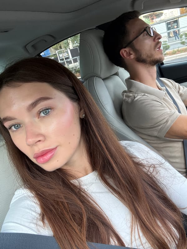 Couple photographed in car in Tel Aviv