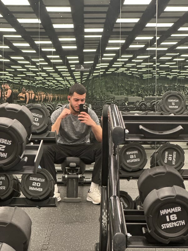 Man takes gym selfie in Varna Bulgaria