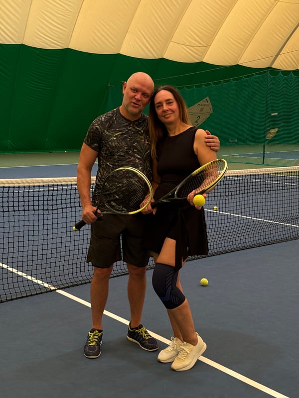 Tennis players pose for photos at Nizhny Novgorod facility