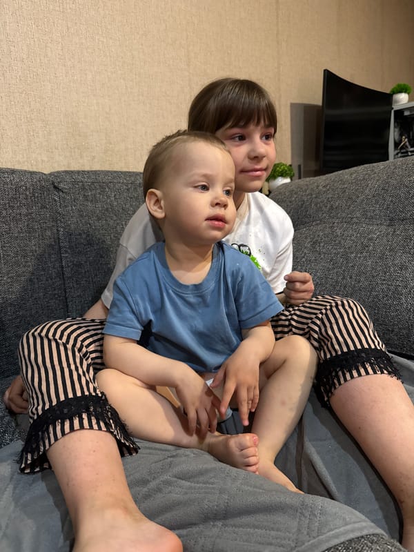 Quiet family moments captured in Rusanovo homes