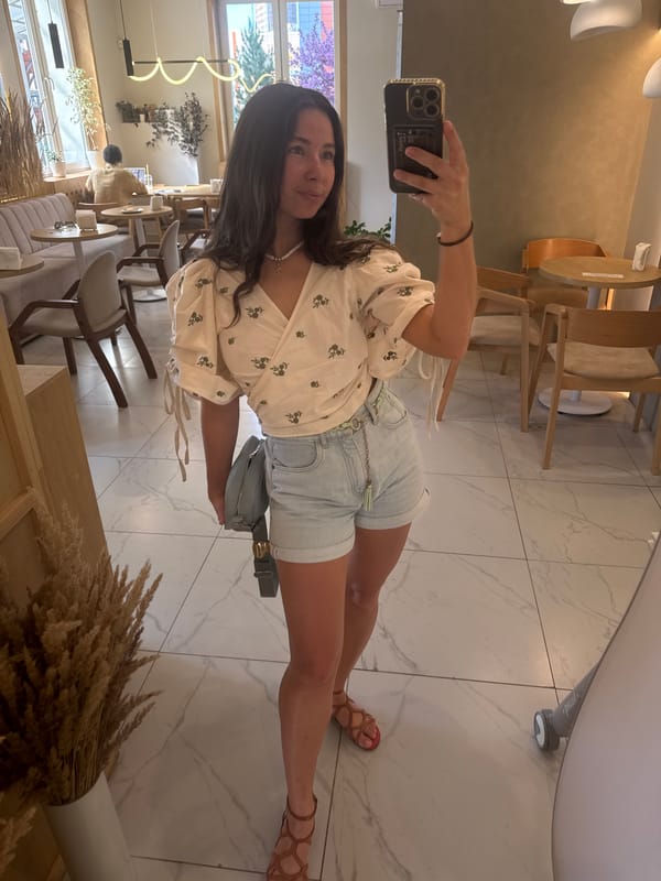 Woman takes selfie at Kazan cafe