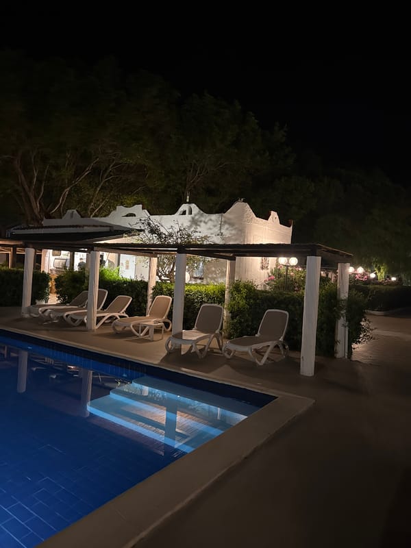 Nighttime resort performance documented in Isola delle Femmine, Italy