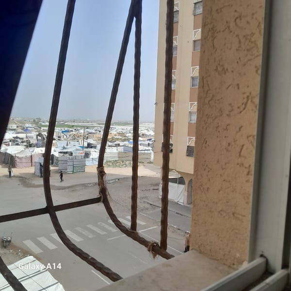War damage and refugee camps documented in Khan Yunis