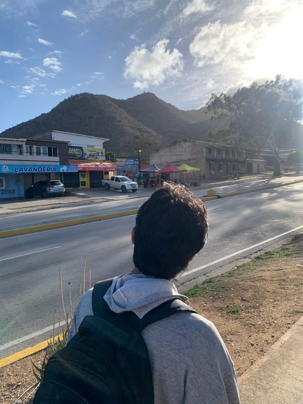 Evening neighborhood walk through El Valle del Espíritu Santo
