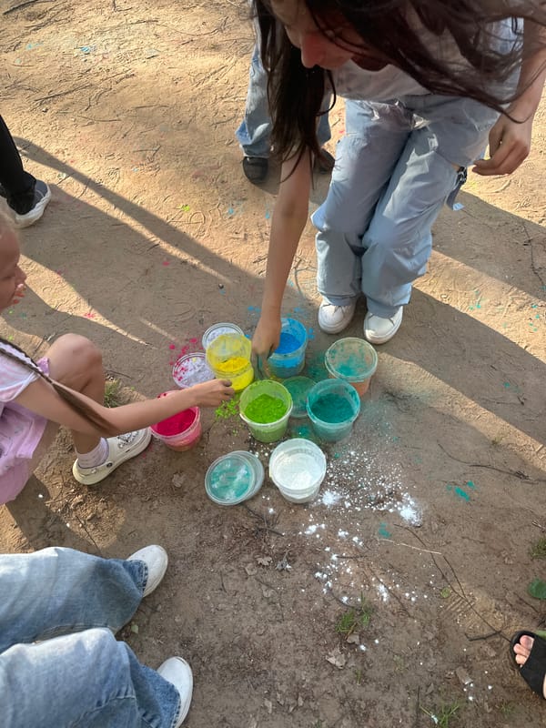 Community craft workshop features glass painting and powder activities