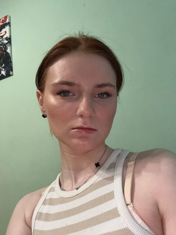 Woman documents quiet morning moments in Vsevolozhsk, Russia