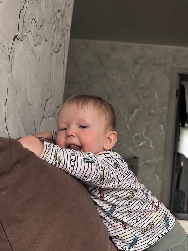 Early morning family moments captured in Sterlitamak home