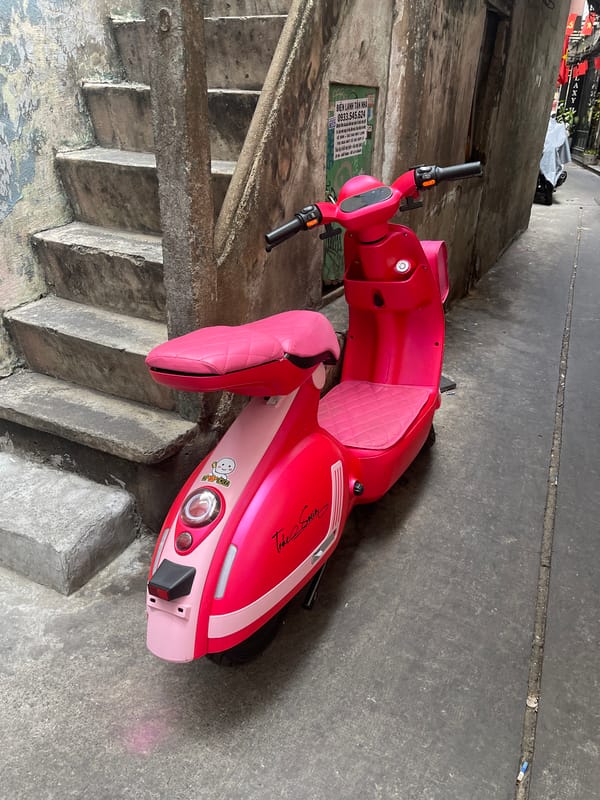 Morning street life documented across Thủ Đức, Vietnam