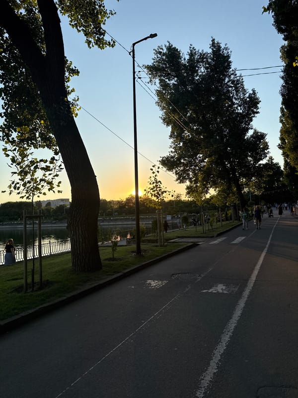 Golden hour stroll along Chișinău's Valea Morilor lakefront