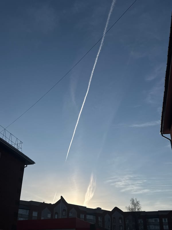 Aircraft contrail observed over Chernushka, Russia skies