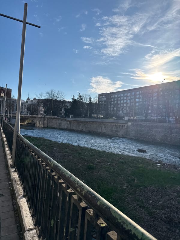 Yantra River conditions and Gabrovo landmarks documented by witnesses