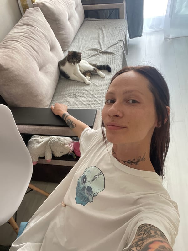 Tattooed woman spotted across multiple Russian cities within 30 minutes