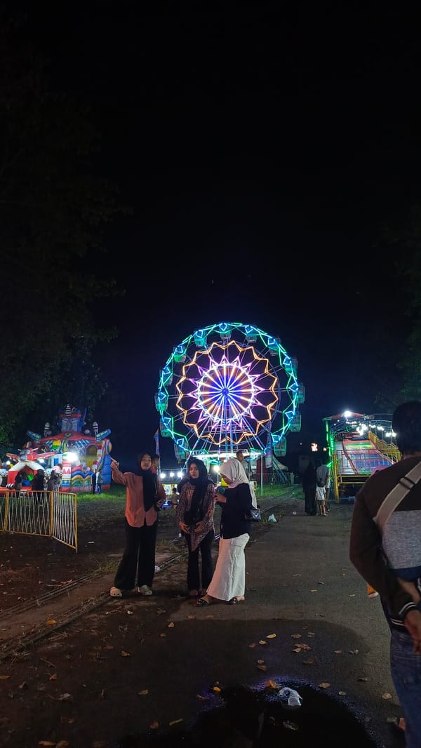 Night carnival draws crowds in Tulangan, Indonesia