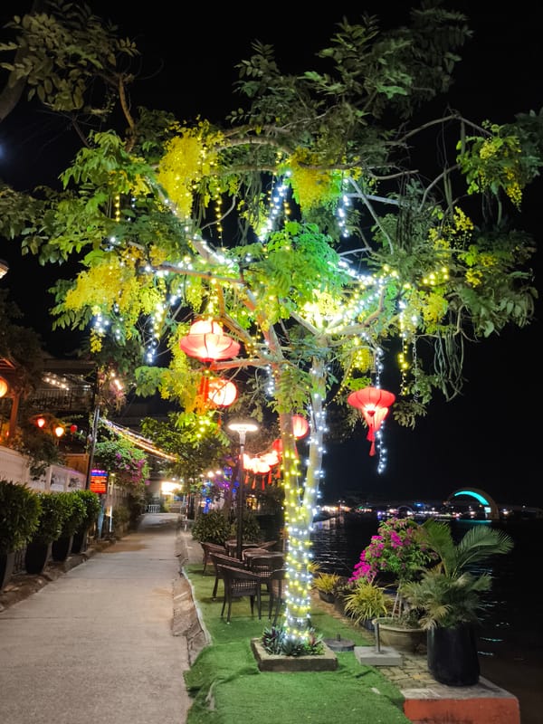 Evening river tourism activity documented in Hội An, Vietnam