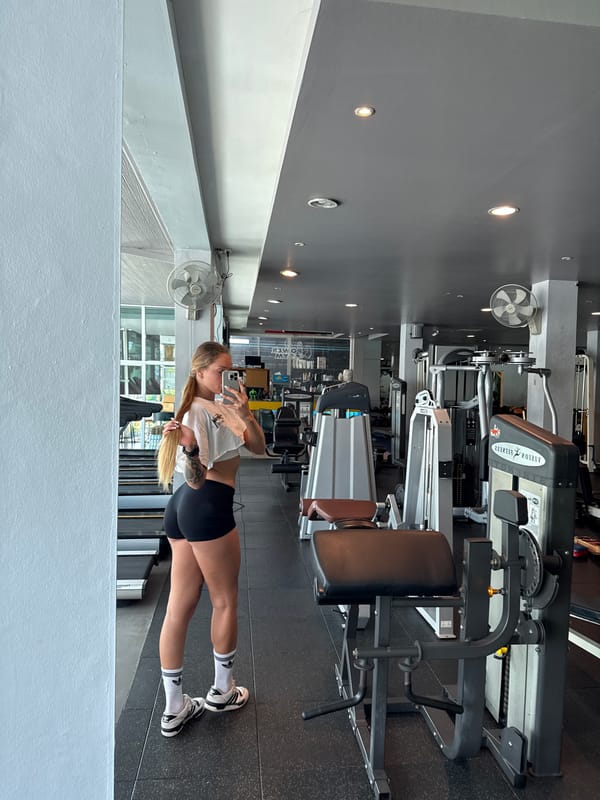 Gym mirror selfie session in Thep Krasatti, Thailand