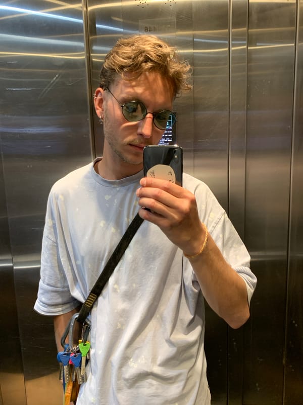 Climber and dog captured in Tel Aviv building moments