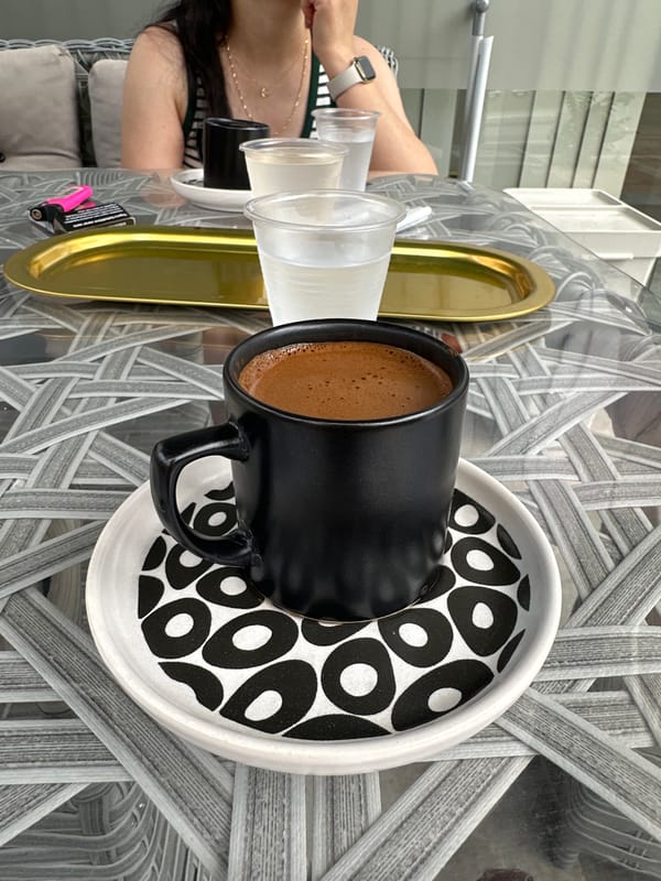 Coffee and cookies at a Konyaaltı café