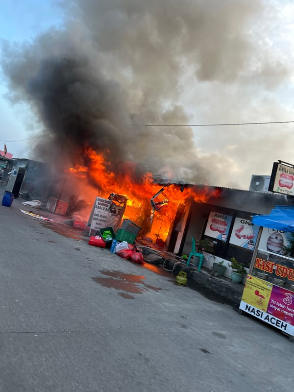 Market fire causes traffic disruption across city