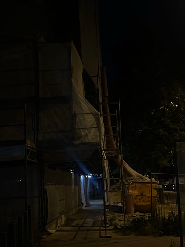 Late-night street-level roam through a Berlin neighborhood