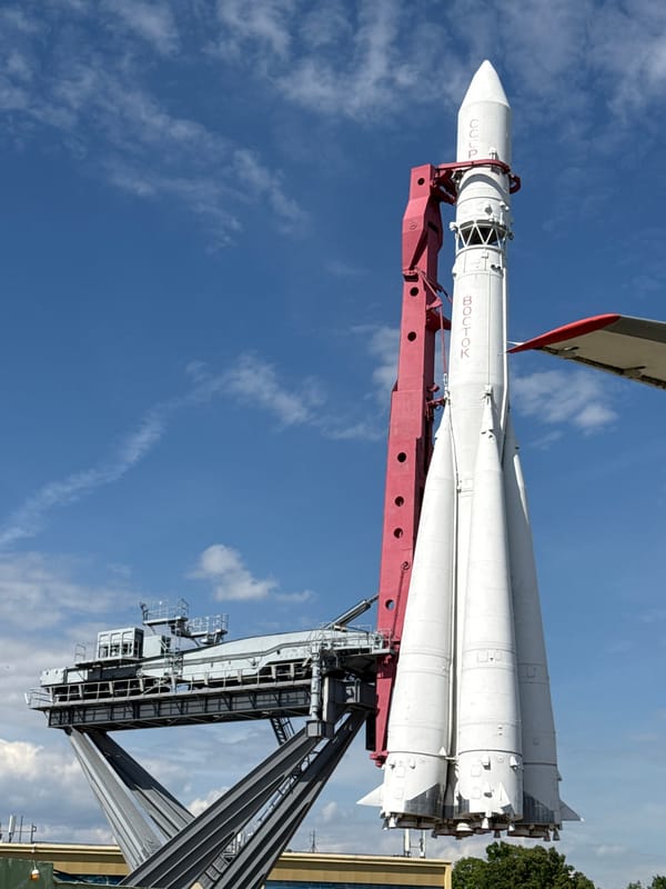 Aircraft and rocket exhibition draws visitors in Khimki