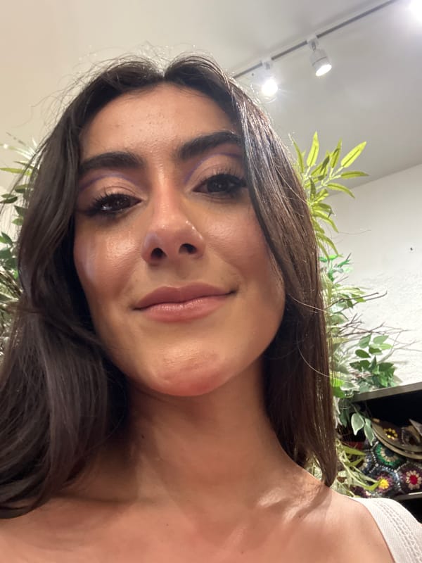 Woman takes selfies at multiple locations in Domingo Arenas