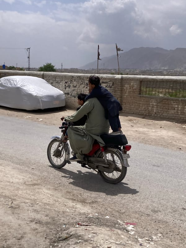 Morning street scenes documented across Quetta City neighborhoods