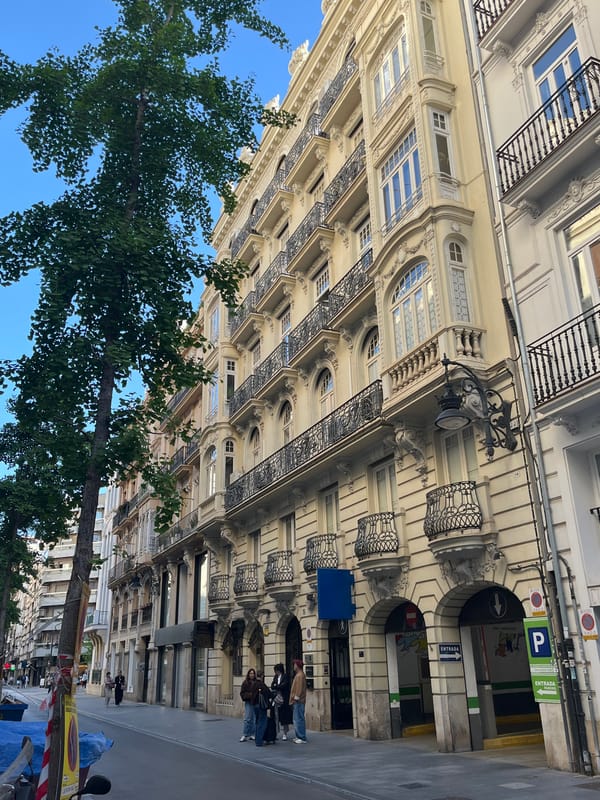 Daytime street scene captured in València, Spain