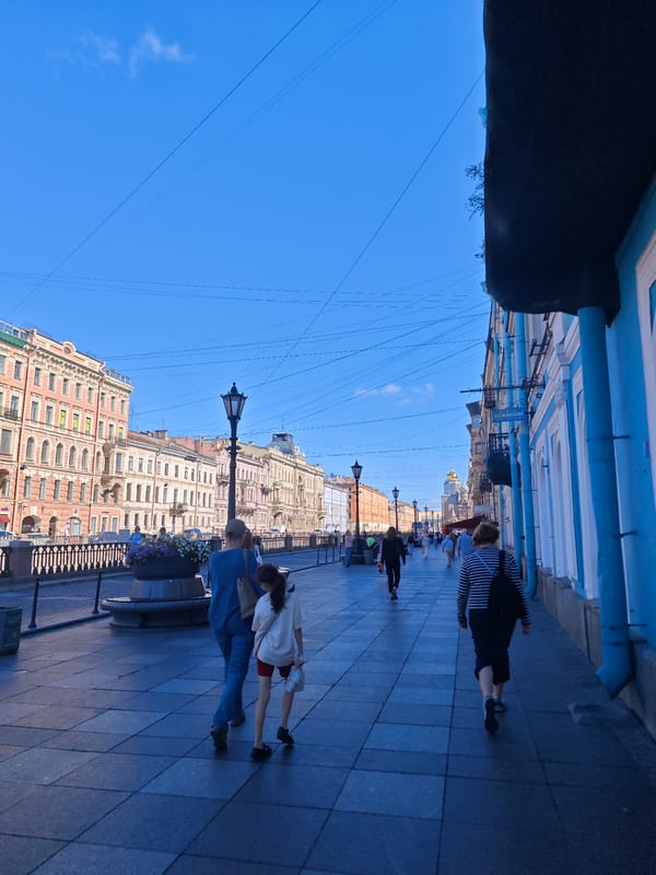 Morning stroll along Nevsky Prospekt's landmarks and street art