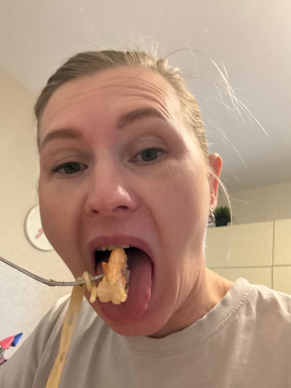 Daily moments captured in Yekaterinburg: selfie and cat