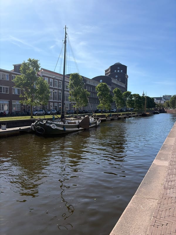 Architectural tour of modern Hague captured in afternoon documentation