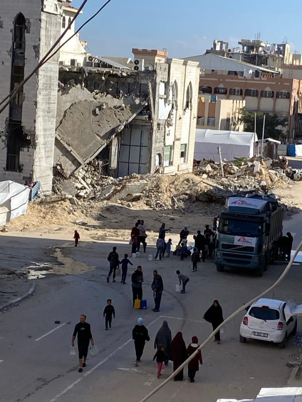 Khan Yunis residents navigate daily life amid widespread destruction