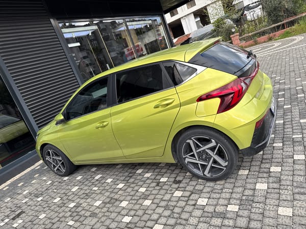 Everyday street scenes and nature documented in Alanya