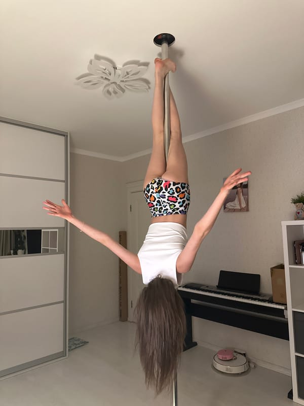 Indoor moments captured in Lyubertsy apartments within two minutes