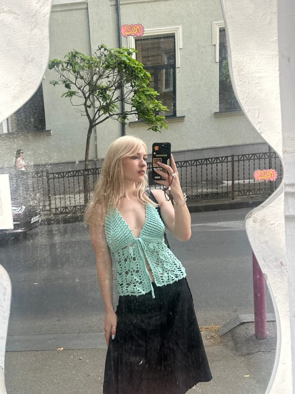 Outdoor mirror selfie in Tbilisi, casual summer style