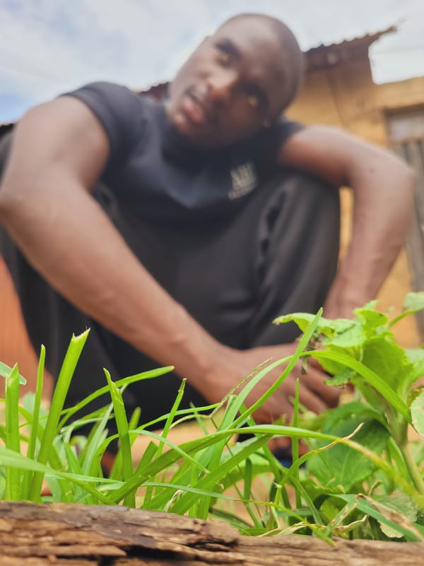 Man with rope photographed in Bukuru residential area