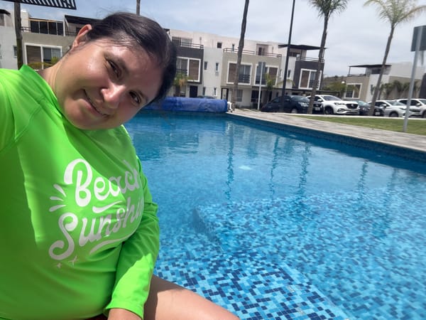 Poolside selfie and daisy field captured in Puebla region