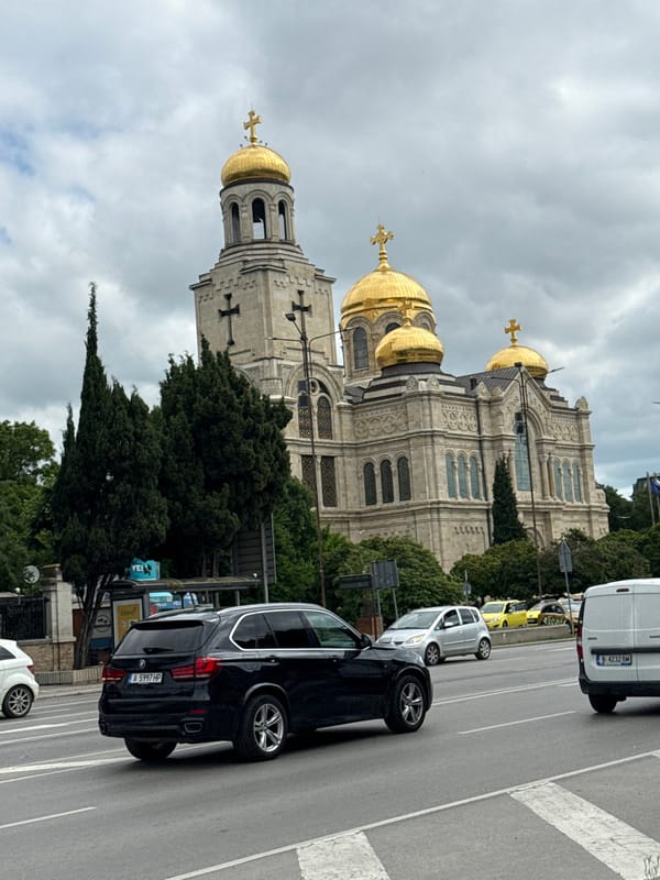 Morning street scenes and cathedral views documented by witness