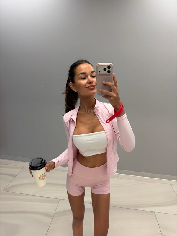 Woman documents morning fitness routine with selfies in Krasnoyarsk