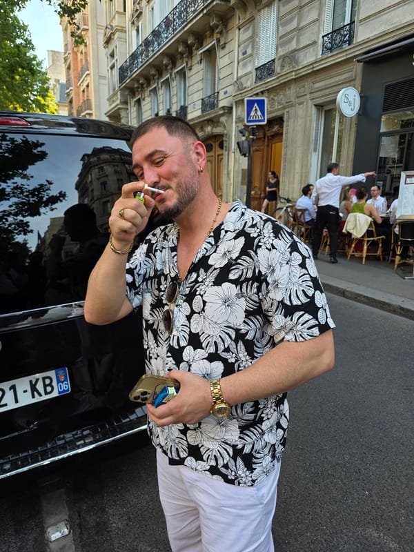 Afternoon hangout in Paris, 16th arrondissement, with street scenes