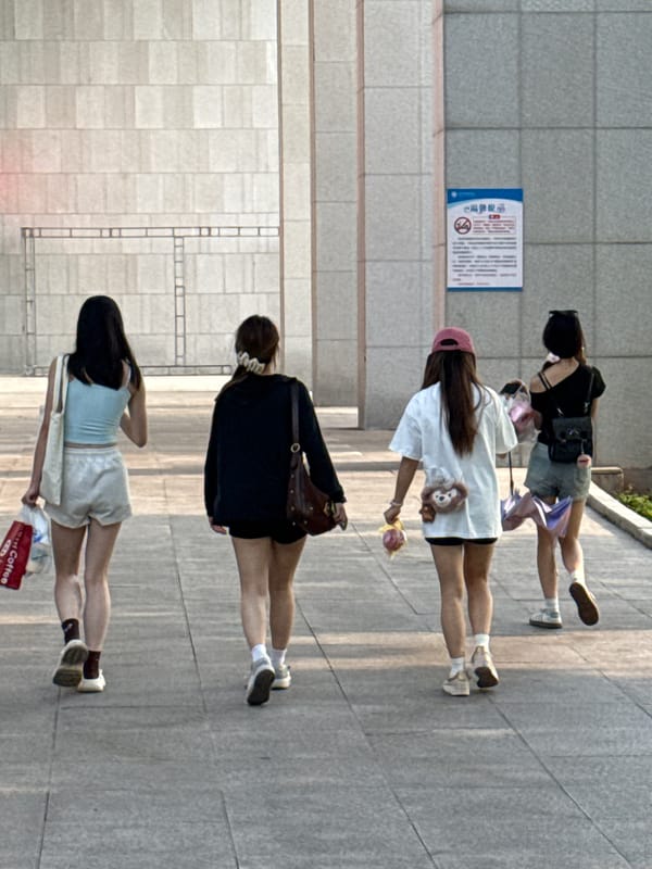 Casual morning scenes documented in Jiangjin, China