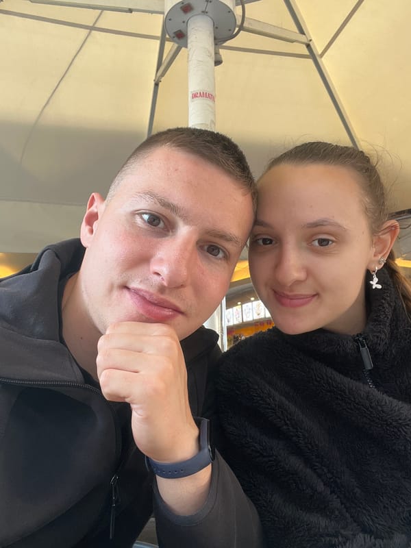 Afternoon café outing documented by witnesses in Trier