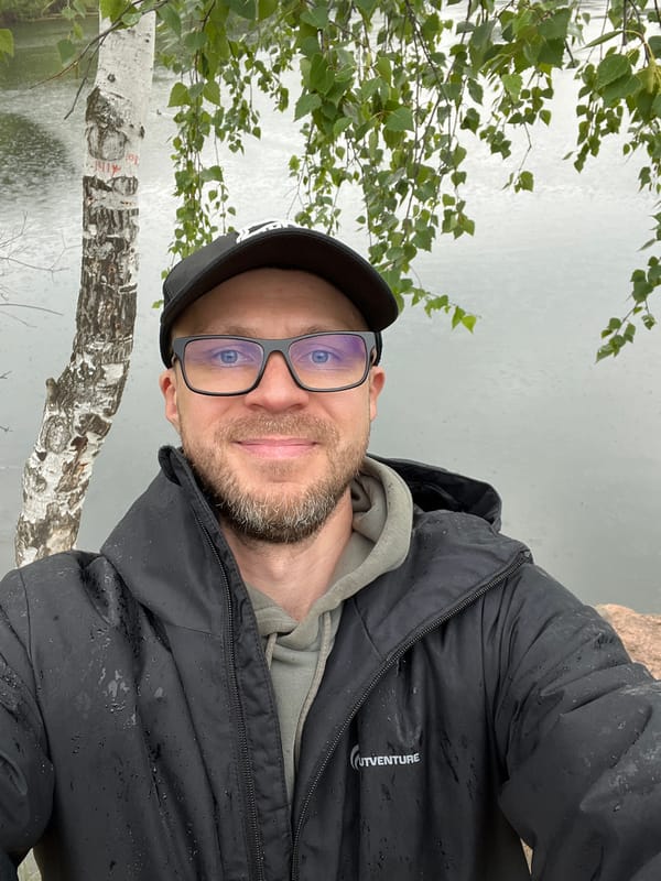 Rainy morning at a Chelyabinsk quarry lake