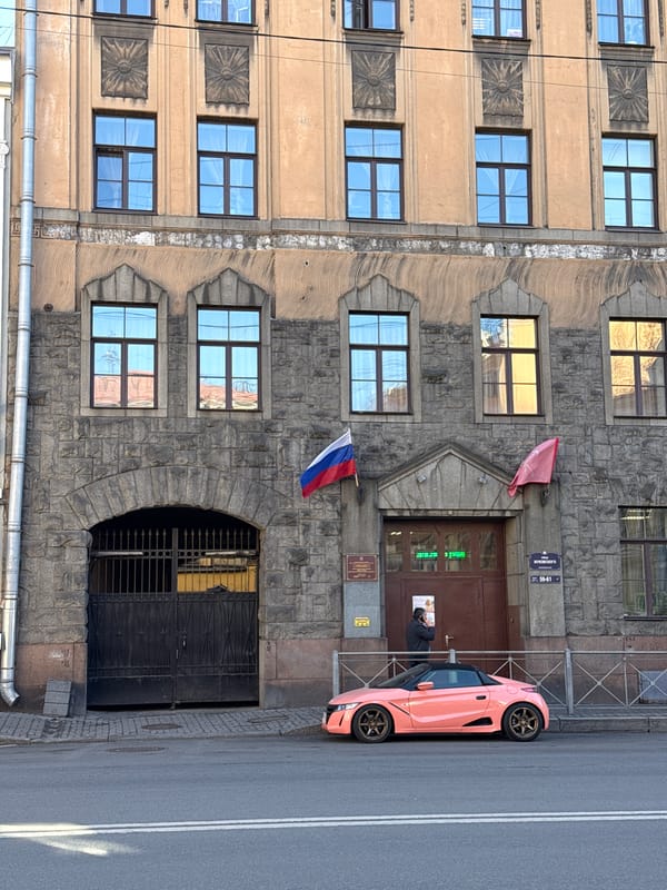 Spring blooms and brunch captured across Saint Petersburg streets