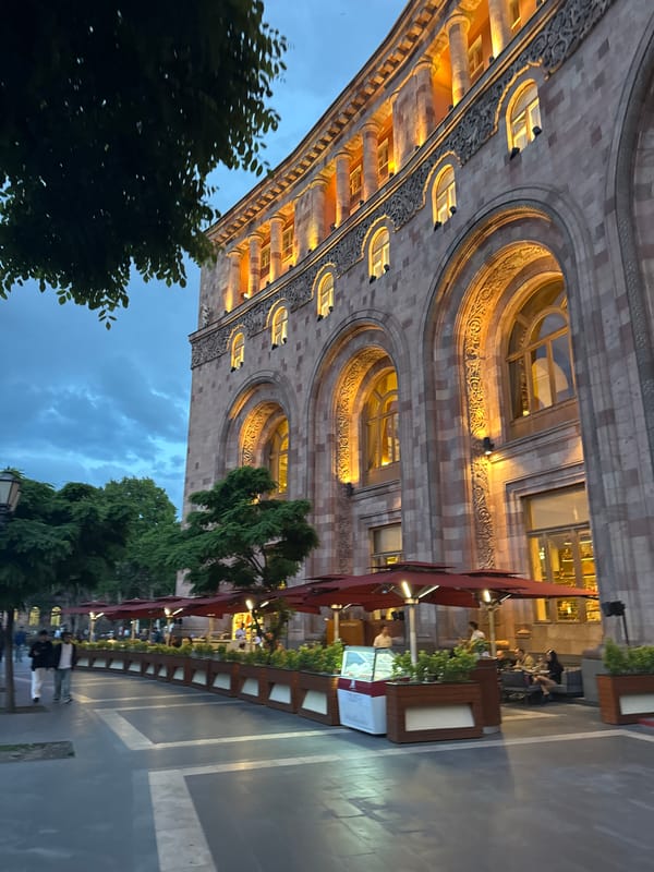 Evening stroll through Yerevan captures fountains, musicians, street life