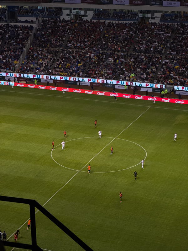 Night Soccer Match Draws Crowds to Puebla Stadium