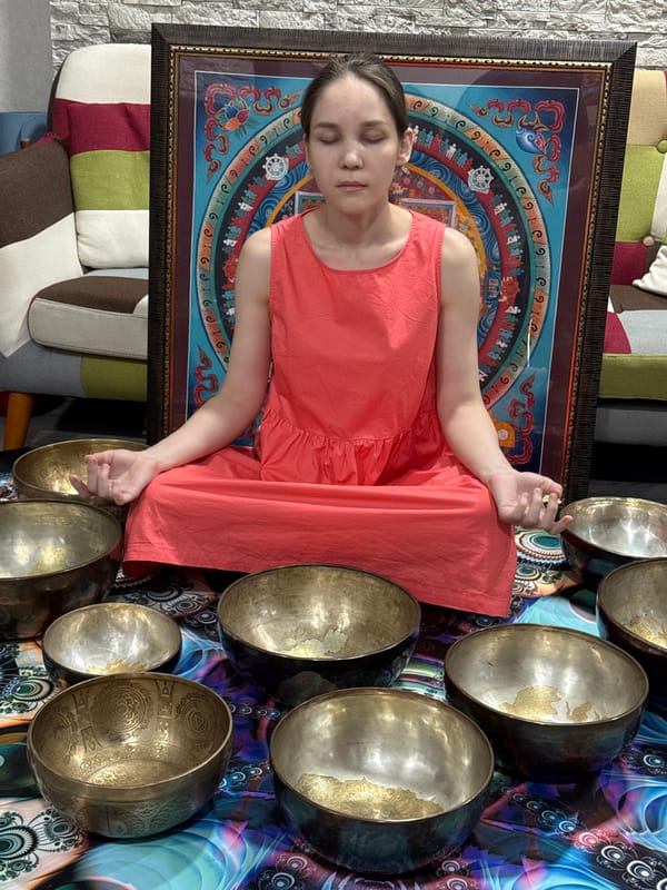 Meditation session with singing bowls documented in Tashkent