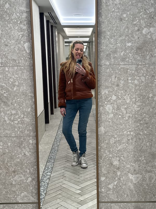 Woman takes playful bathroom selfies in Dartford