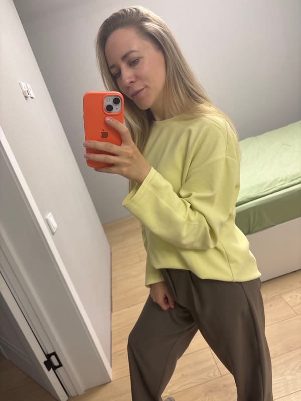 Woman takes indoor mirror selfies in Chaikovsky, Russia